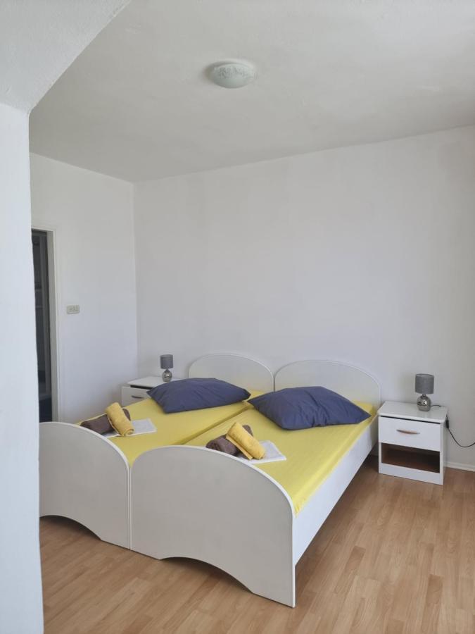 Dinjiška Apartmani Alen מראה חיצוני תמונה