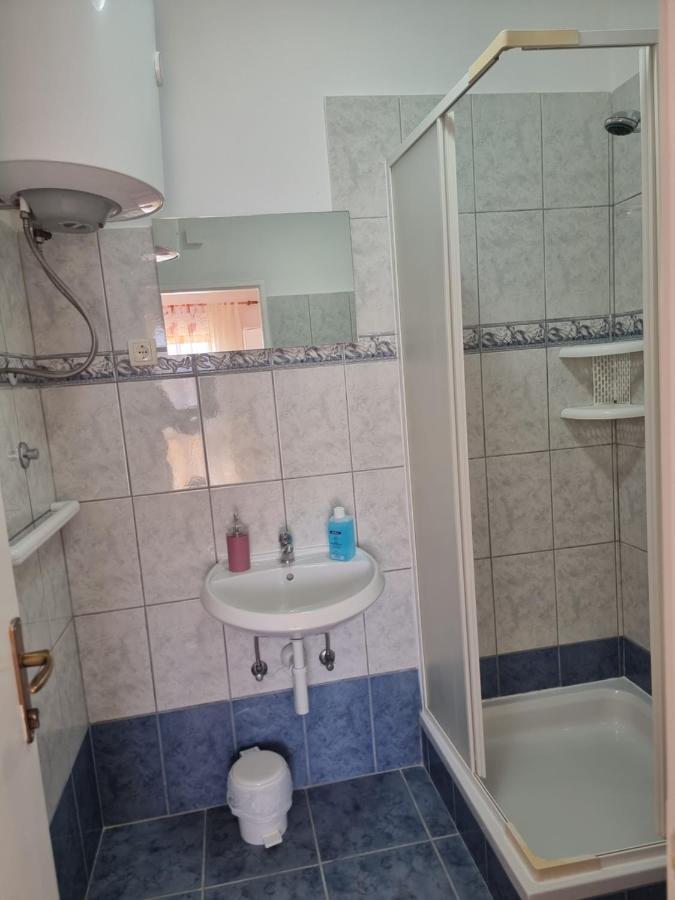 Dinjiška Apartmani Alen מראה חיצוני תמונה