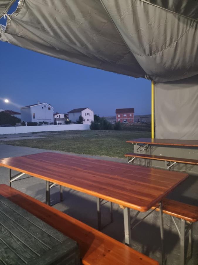 Dinjiška Apartmani Alen מראה חיצוני תמונה