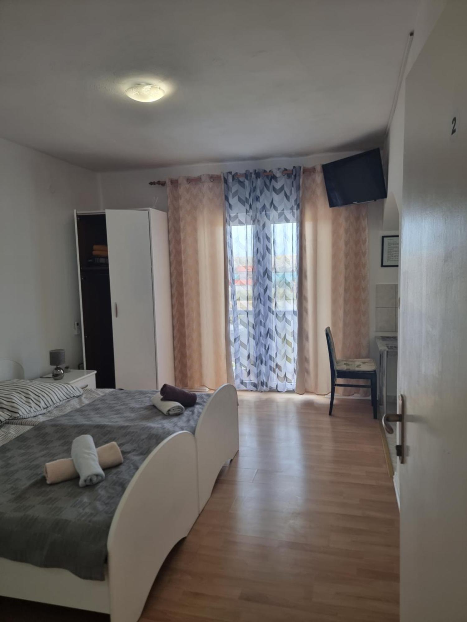 Dinjiška Apartmani Alen מראה חיצוני תמונה