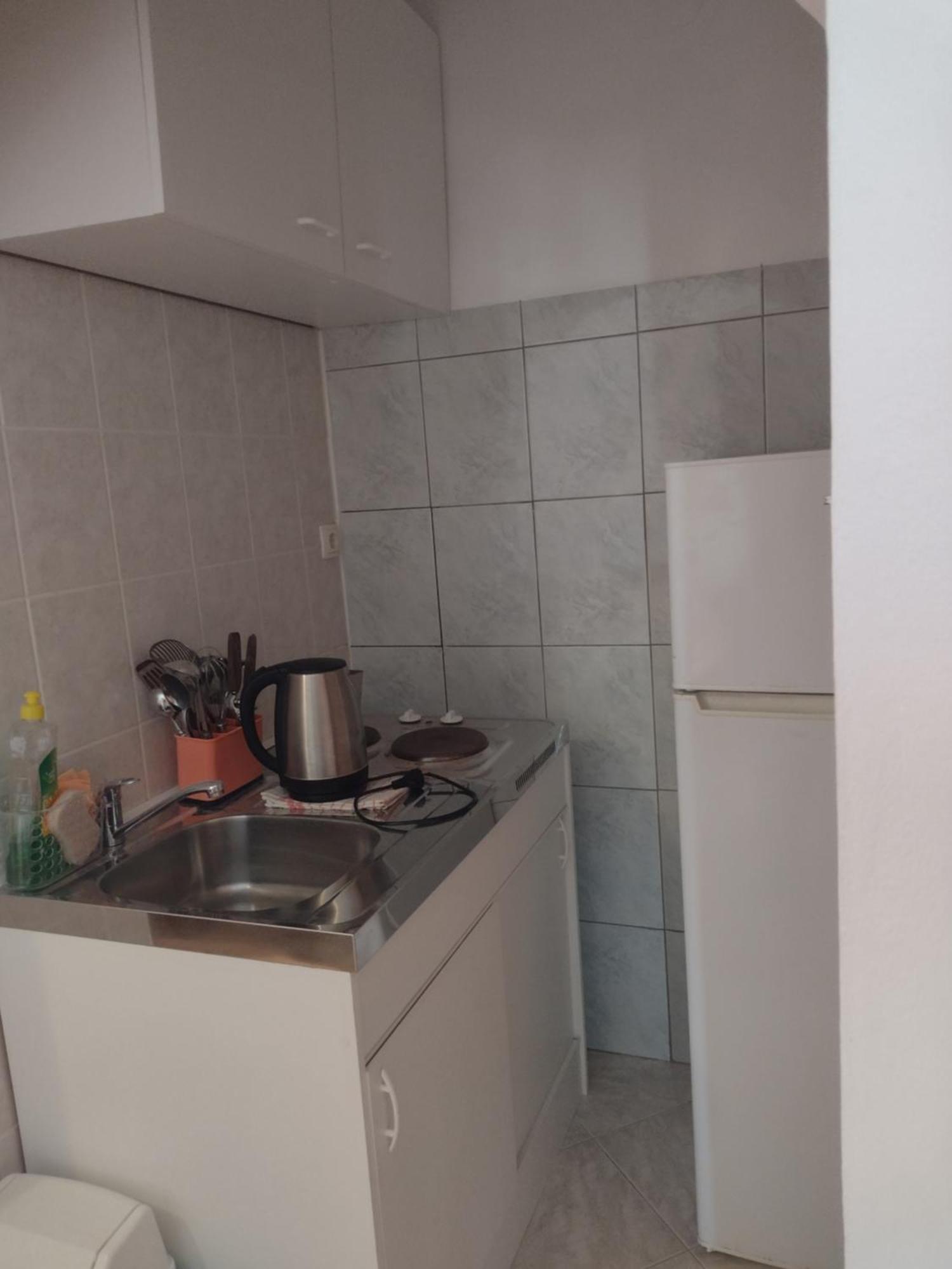 Dinjiška Apartmani Alen מראה חיצוני תמונה