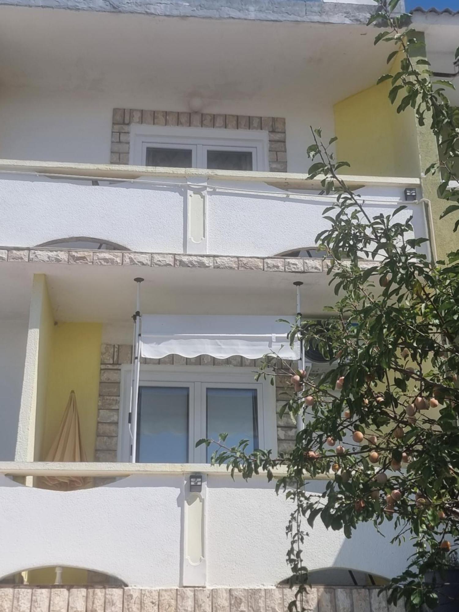 Dinjiška Apartmani Alen מראה חיצוני תמונה